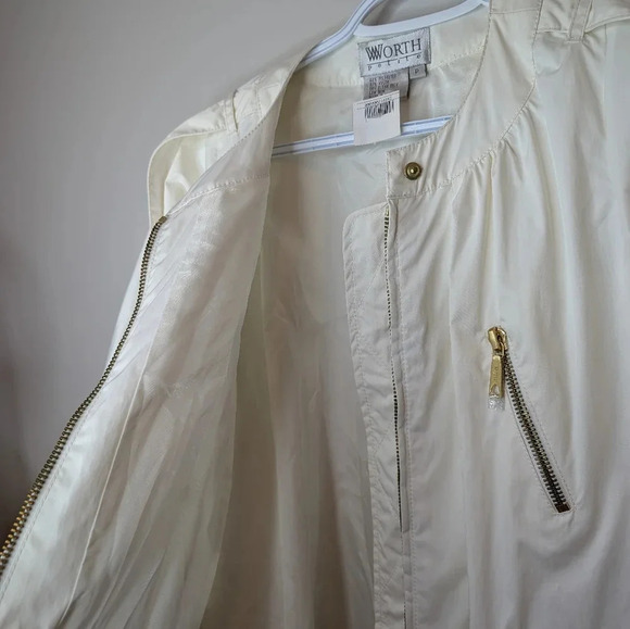 NWT Worth Petite  White w/ Gold Details Cropped Arm Belted Jacket P Size - Picture 8 of 10